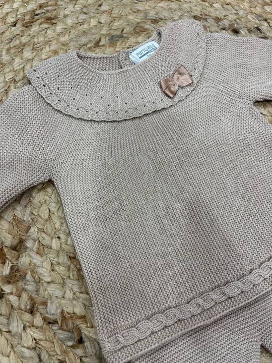 Conjunto punto volante cuello camel