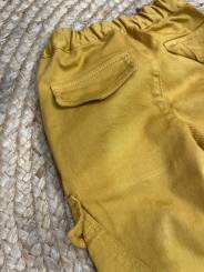 Pantalón jogger mostaza con bolsillos elásticos