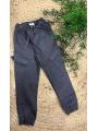 Pantalón jogger gris con bolsillos elásticos