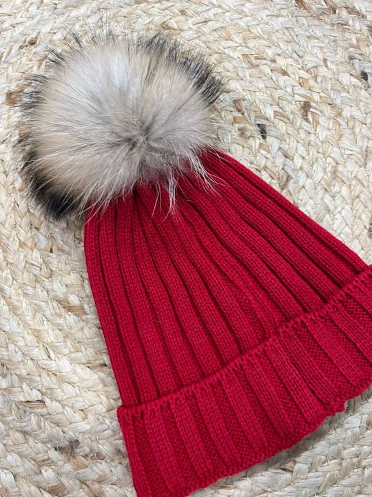 Gorro canalé pompón rojo